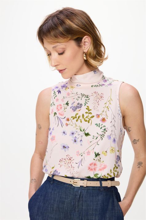 Blusa-Estampa-Floral-Rosa-com-Gola-Alta-Frente--