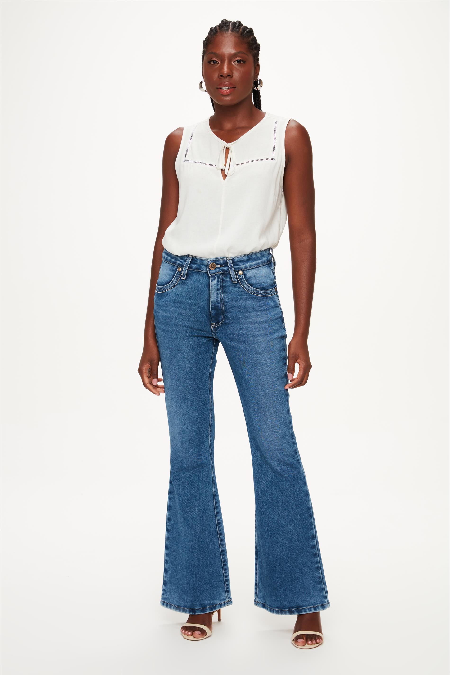 Calça Jeans Boot Cut Detalhe Bolsos - Damyller