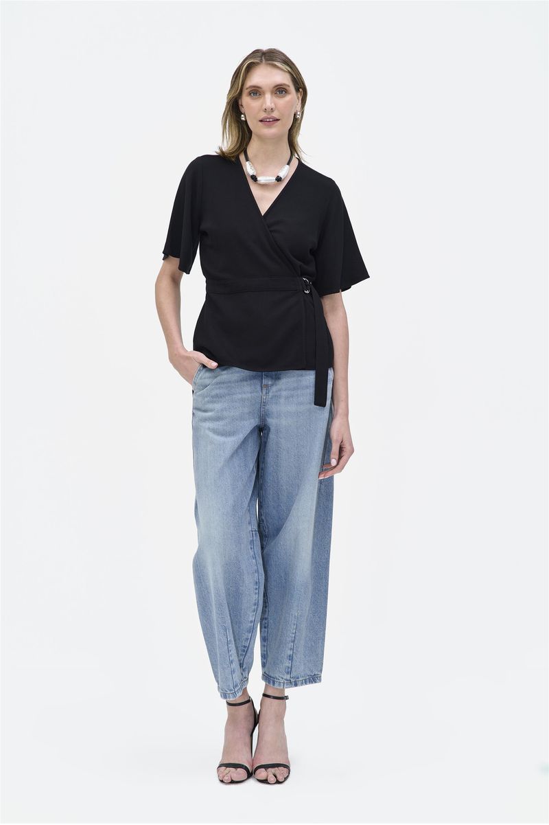 Blusa-Transpassada-com-Faixa-e-Fivela-Look--