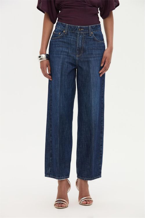 Calça Jeans Feminina Tapered com Vinco