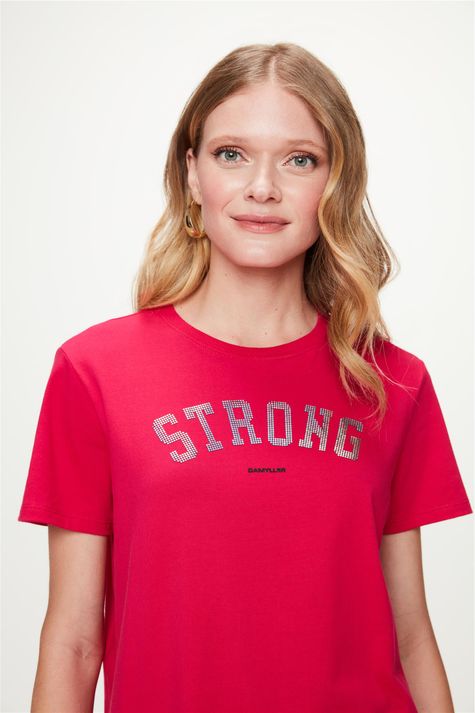 Camiseta-com-Estampa-Strong-Feminina-Frente--