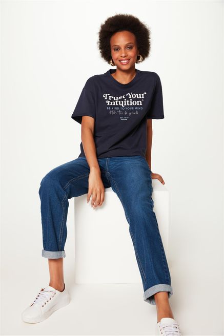 Camiseta-Estampa-Trust-Your-Intuition-Frente--