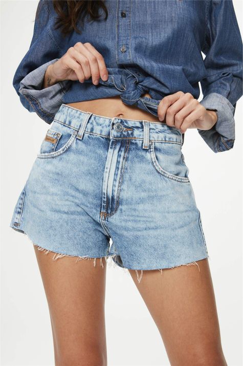 Short-Mom-Jeans-Mini-Barra-Desfiada-Frente--